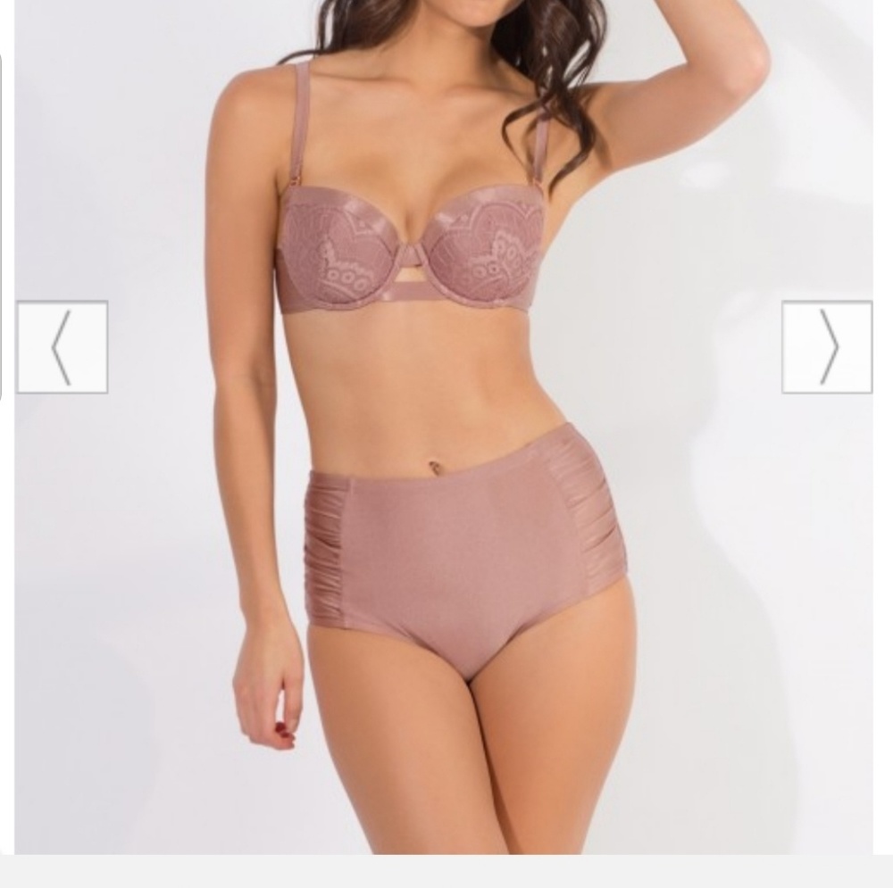 Smart and sexy high waisted bikini bottoms.